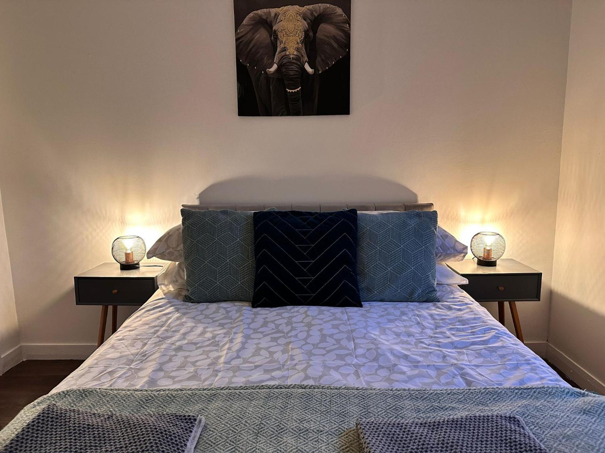 Brightcentral With Parking Apartamento